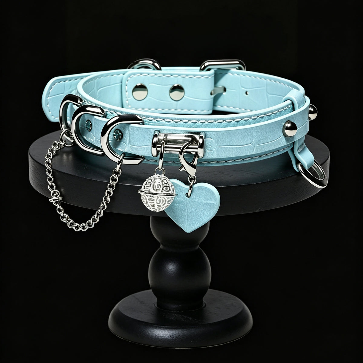 Macaron Leather Bell Choker with Heart Charm & Chain – detail view | Blackyyds