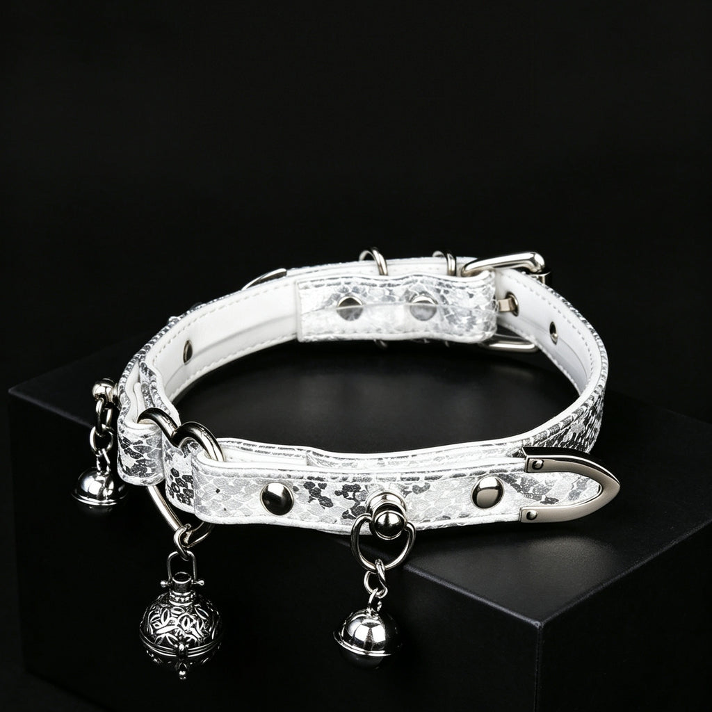 Snake-Texture Choker with Detachable Bell – detail view | Blackyyds