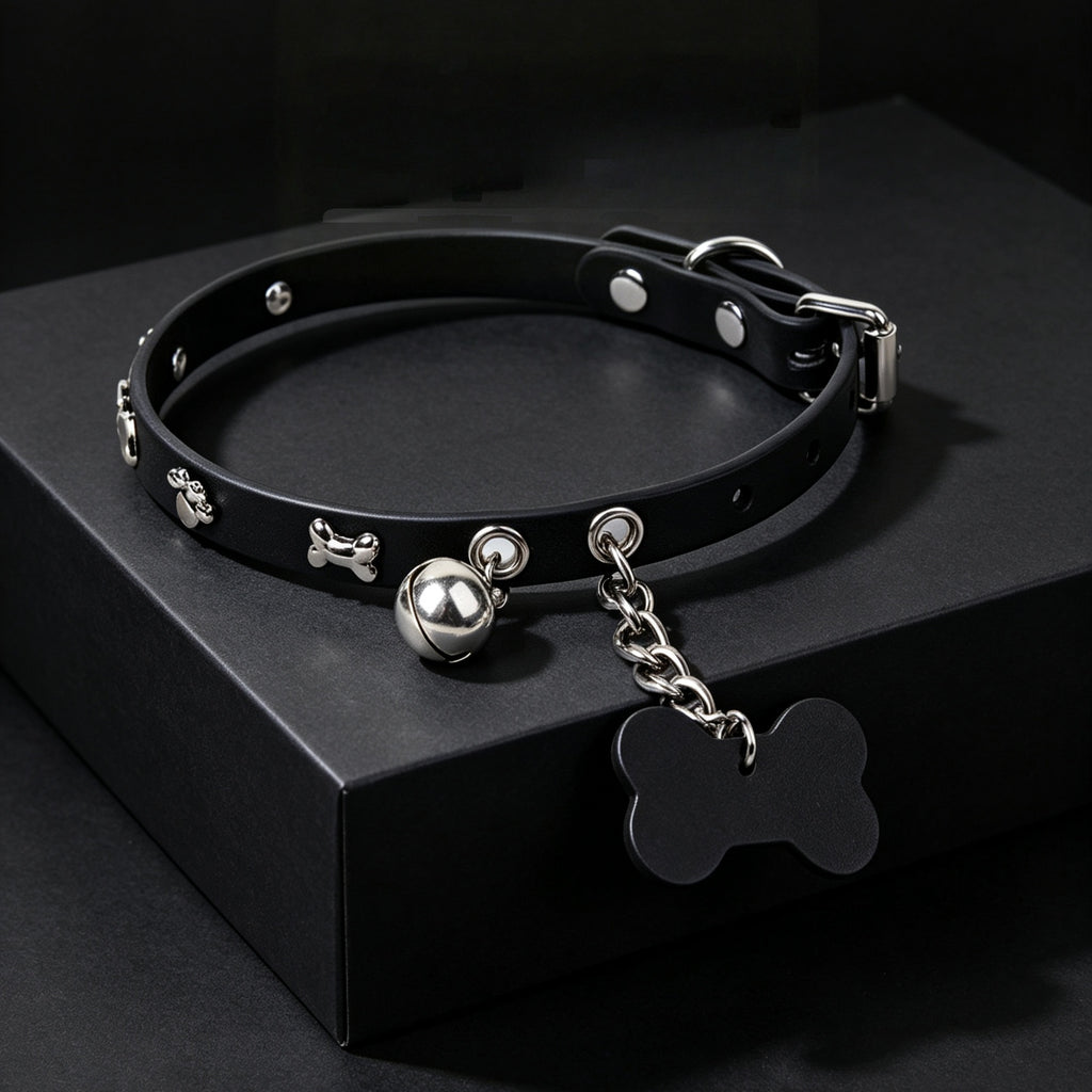 Cowhide Leather Bell Choker with Bone Tag & Leash – detail view | Blackyyds