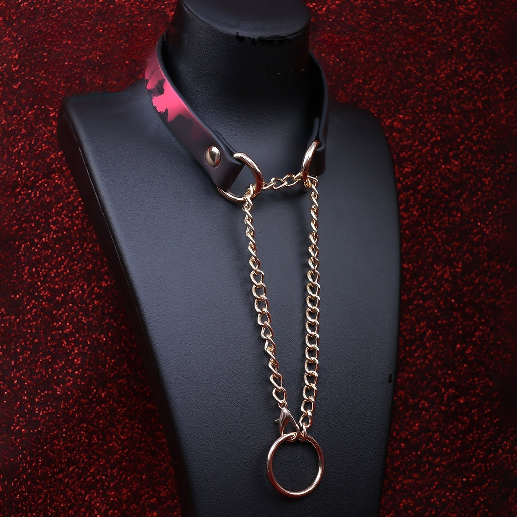 Thermochromic Skull Chain Choker Necklace – styled view | Blackyyds