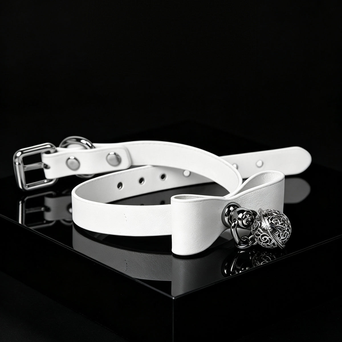 Bow Bell Leather Choker Necklace with Leash Chain – close-up | Blackyyds