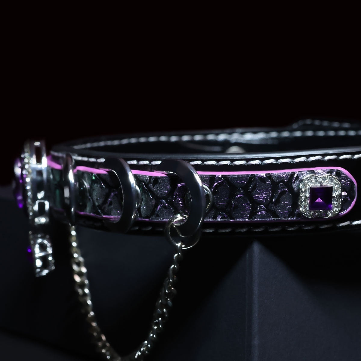 Purple Snake-Texture Choker Necklace Set – close-up | Blackyyds
