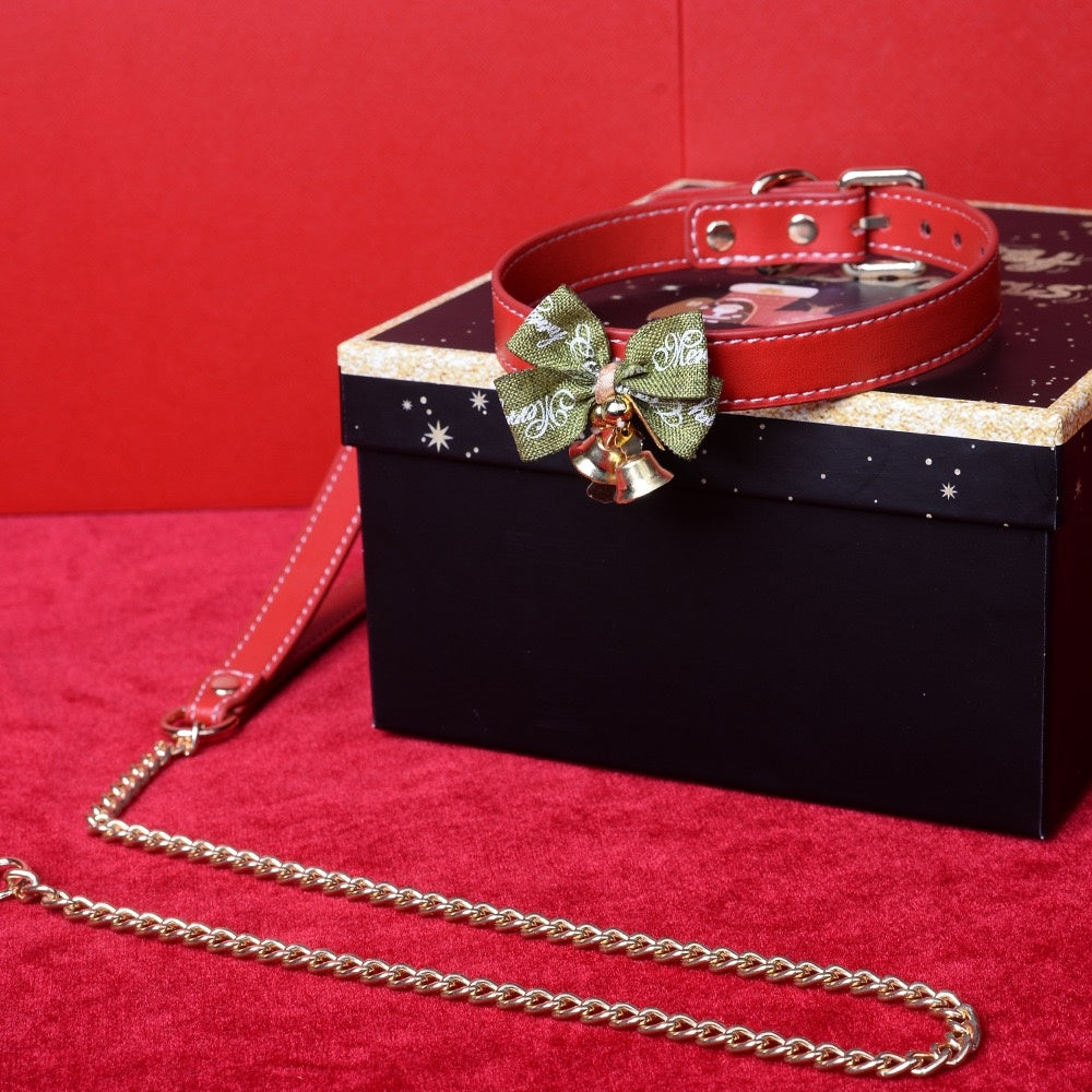 Festive Christmas Gift Box Set - Green y2k jewelry detail shot | Blackyyds