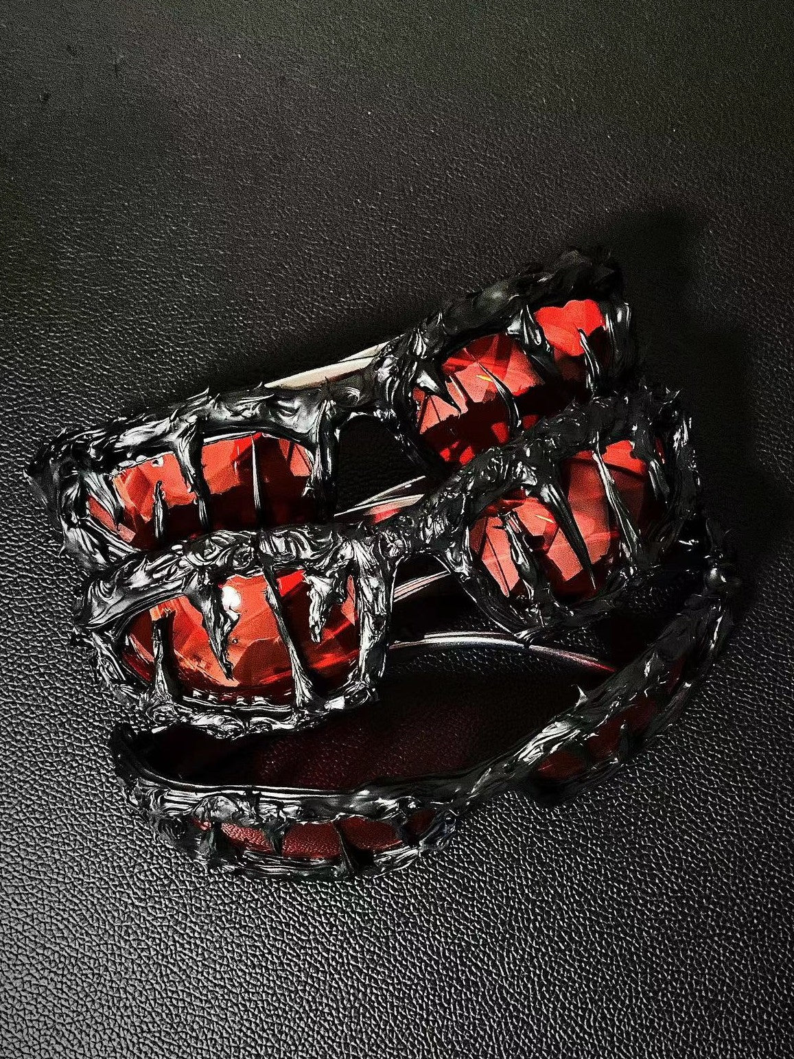 Y2K Streetwear Handmade Resin Drip Sunglasses – Gothic Cyberpunk Statement Shades y2k necklace detail shot | Blackyyds