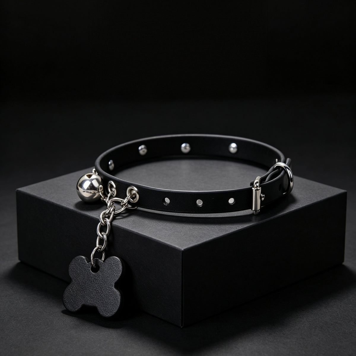 Cowhide Leather Bell Choker with Bone Tag & Leash – alternate view | Blackyyds