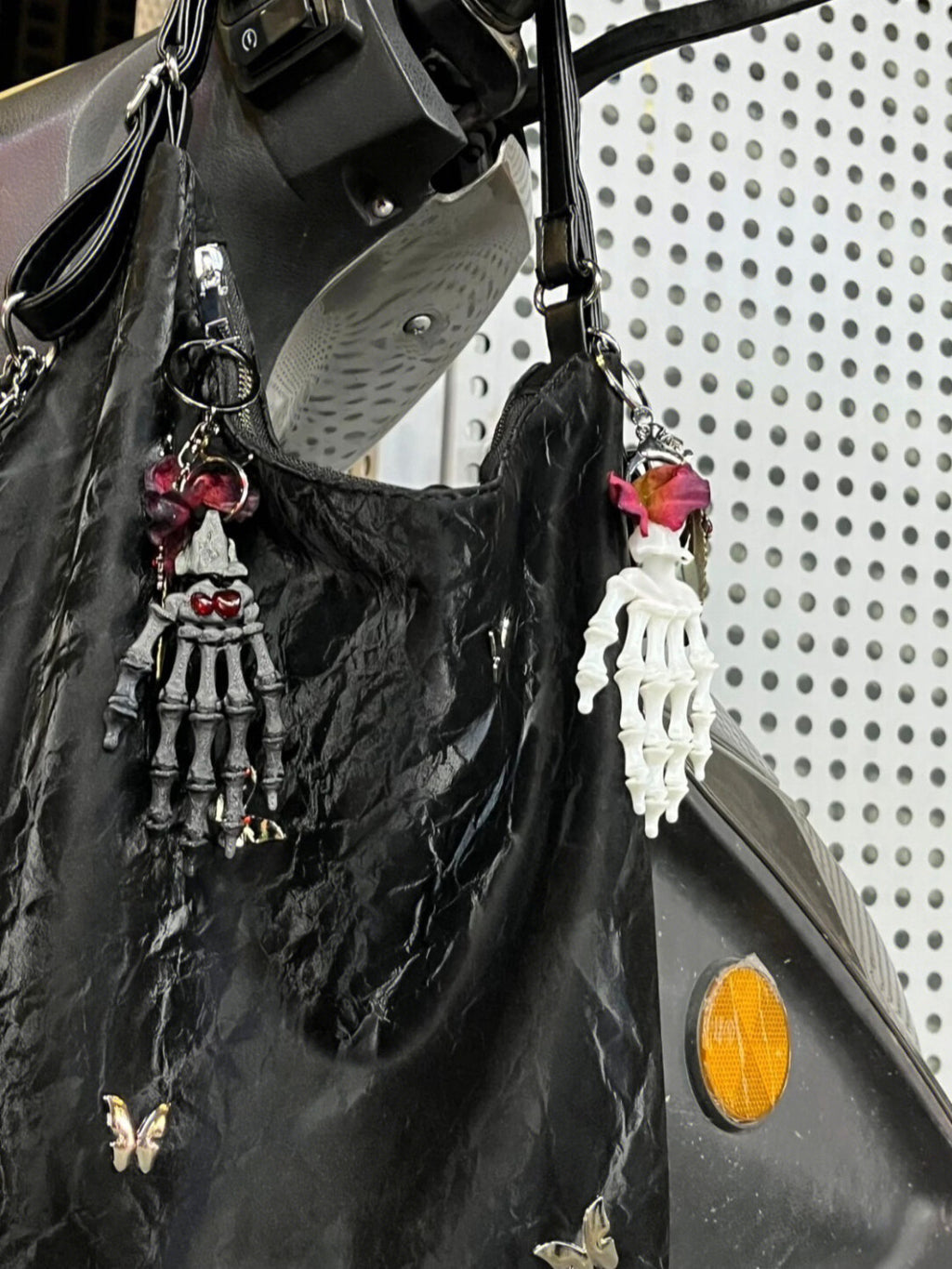 Gothic Eternal Rose Skeleton Hand Resin Keychain - Day of the Dead Y2K Bag Charm