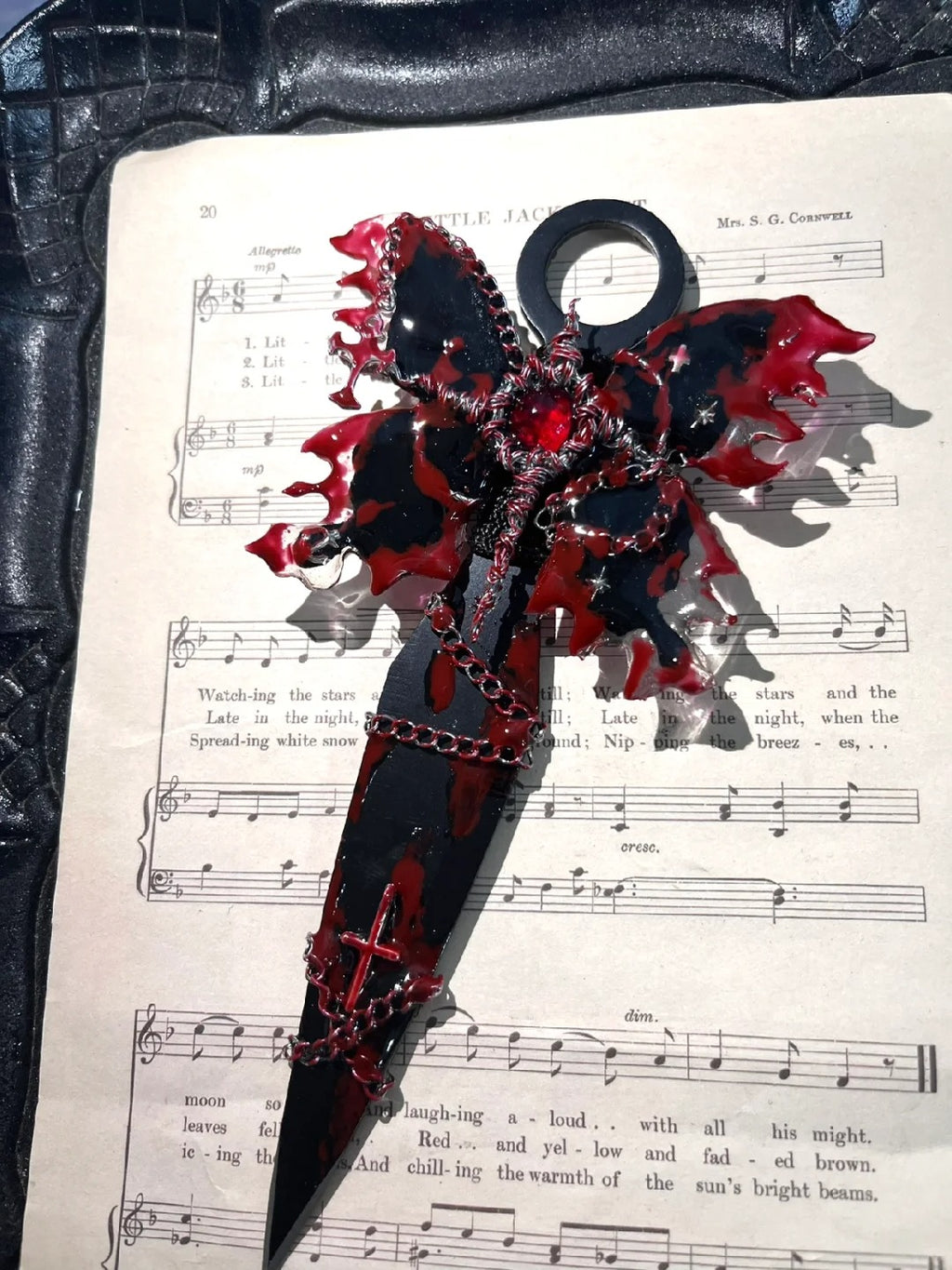 Handcrafted Gothic Kunai Sword – Black Red Ninja Dagger for Collector Cosplay