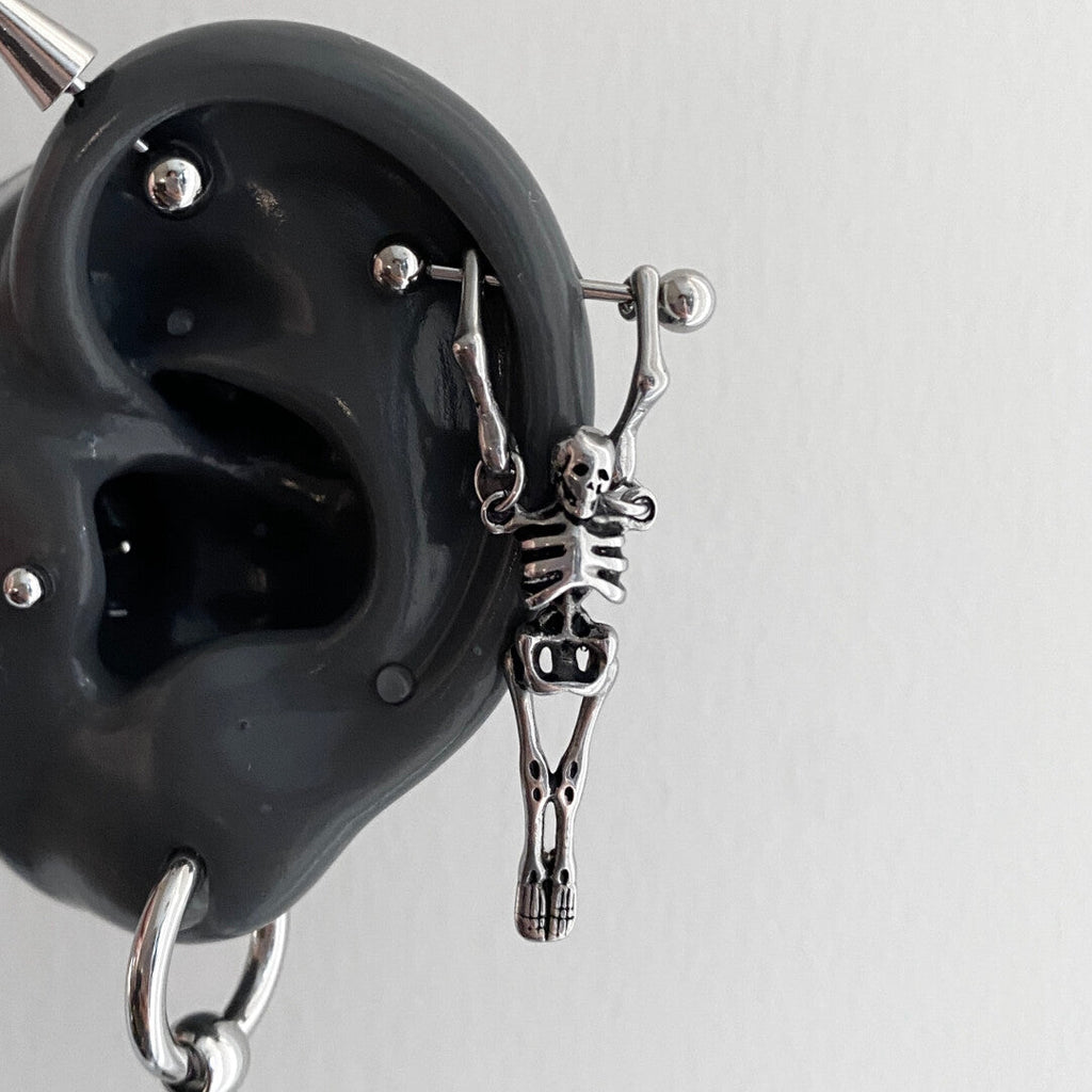 Anello unisex con gancio per orecchio a forma di teschio e scheletro | Orecchini a perno e a cerchio ipoallergenici