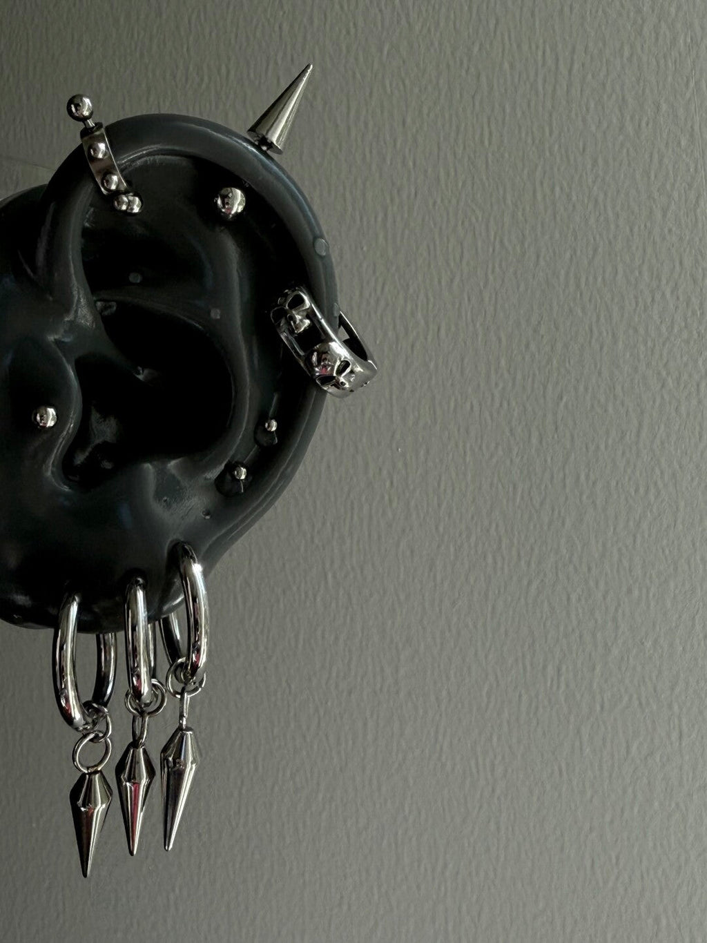 [D Series]Single Spiked Drop Hoop - Stainless Steel U-Shaped Ear Cuff / Punk Gothic Earring