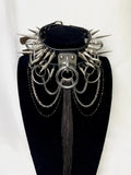 Choker punk gotico con borchie fatto a mano | Collana statement in stile festival rock in metallo nero