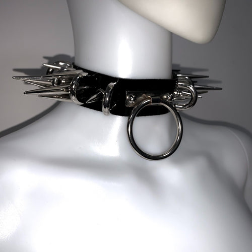Choker punk gotico fatto a mano con punte "The Attendant" | Collana con ciondolo in metallo Y2K