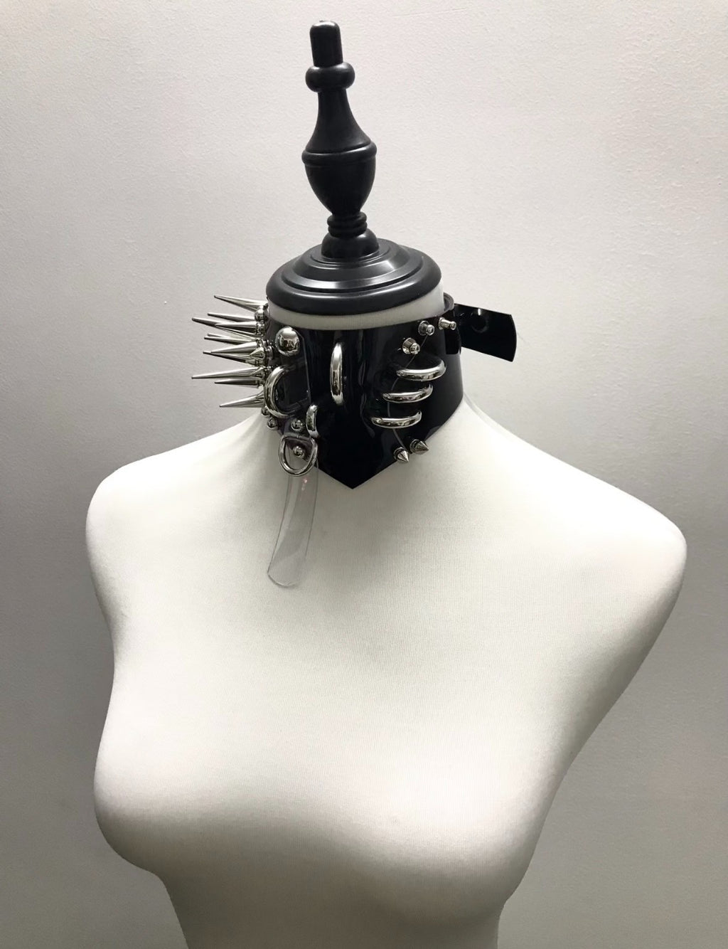 Collana girocollo in stile gotico punk "Altered Flesh" con borchie in metallo | Collana statement Alt Subculture