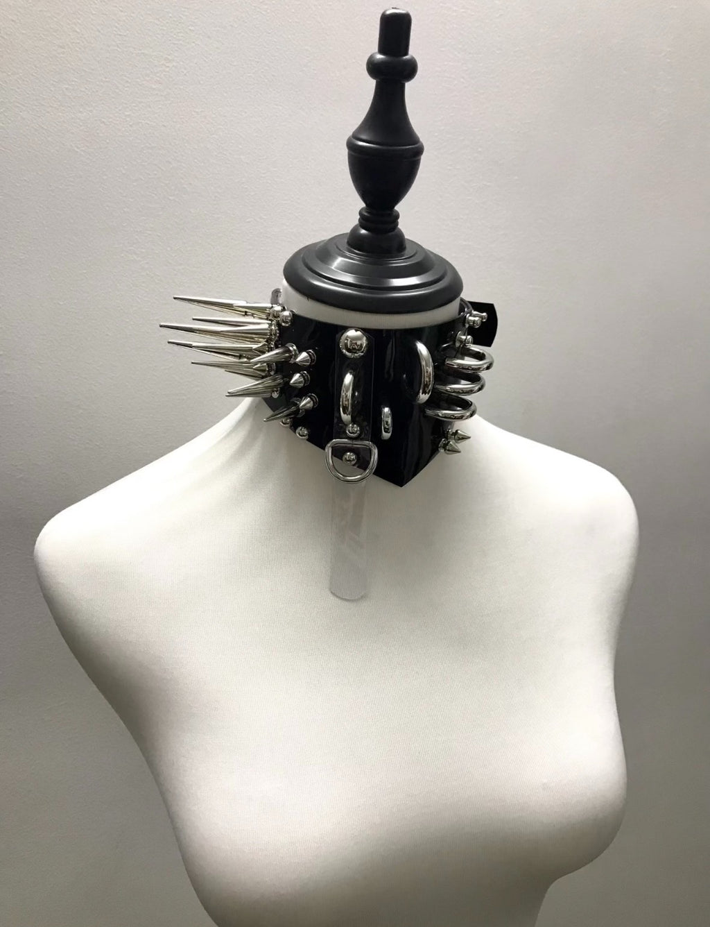 Collana girocollo in stile gotico punk "Altered Flesh" con borchie in metallo | Collana statement Alt Subculture