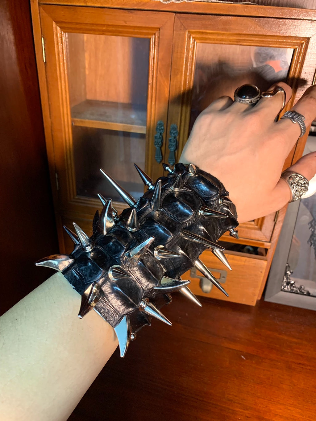 Punk Rock Gothic Metal Studded Heavy-Duty Darkwear Vintage Crocodile Leather Cuff Bracelet Wristband