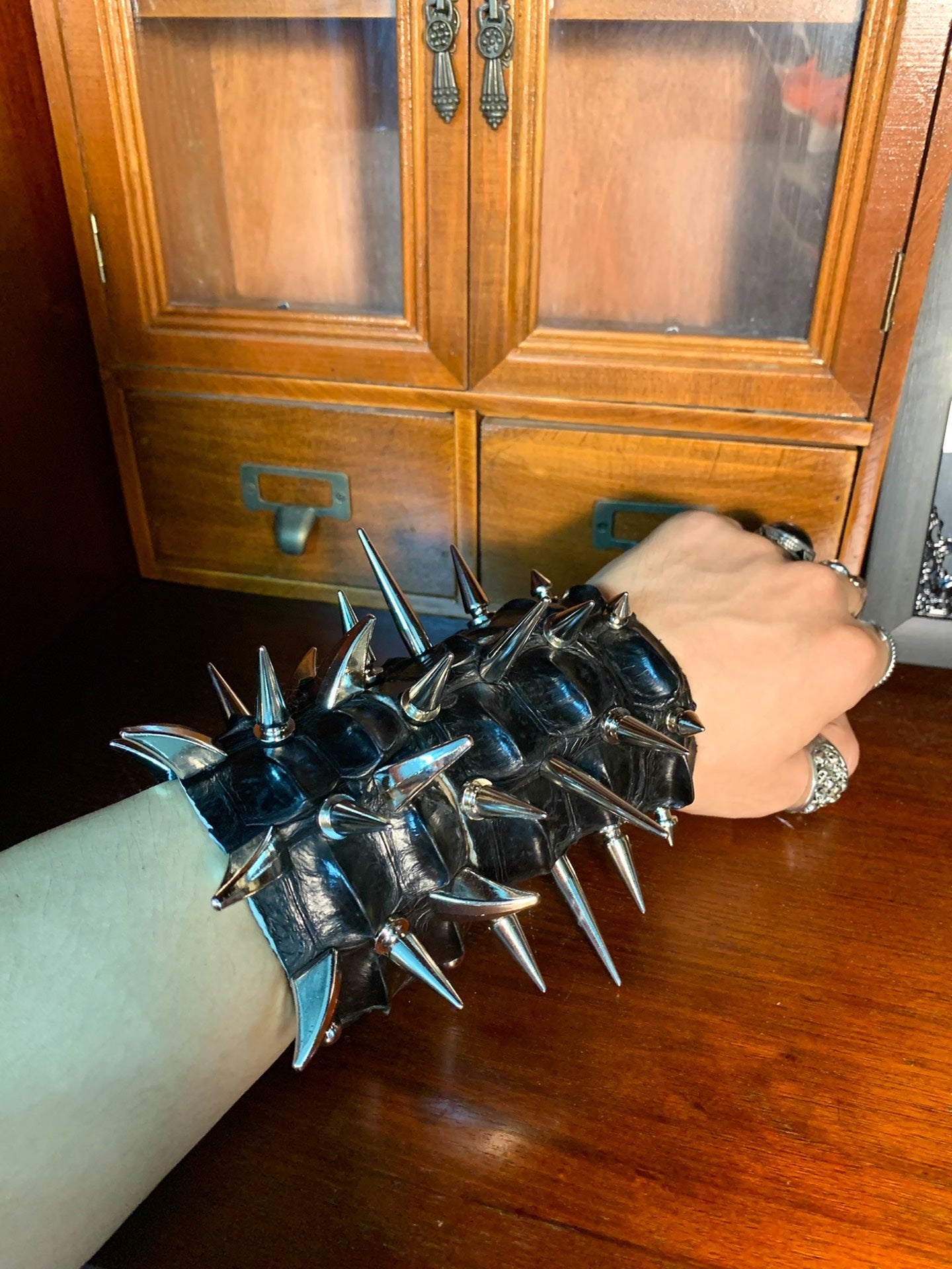 Punk Rock Gothic Metal Studded Heavy-Duty Darkwear Vintage Crocodile Leather Cuff Bracelet Wristband