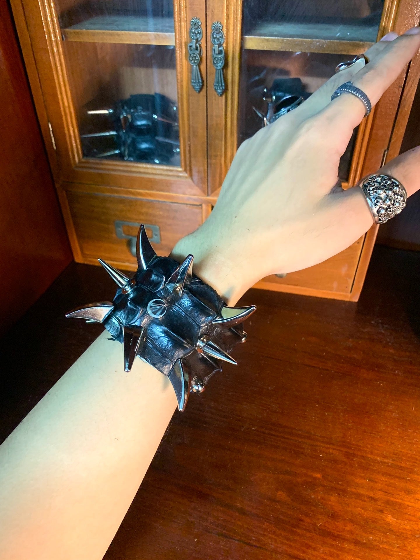 Punk Rock Gothic Metal Studded Heavy-Duty Darkwear Vintage Crocodile Leather Cuff Bracelet Wristband