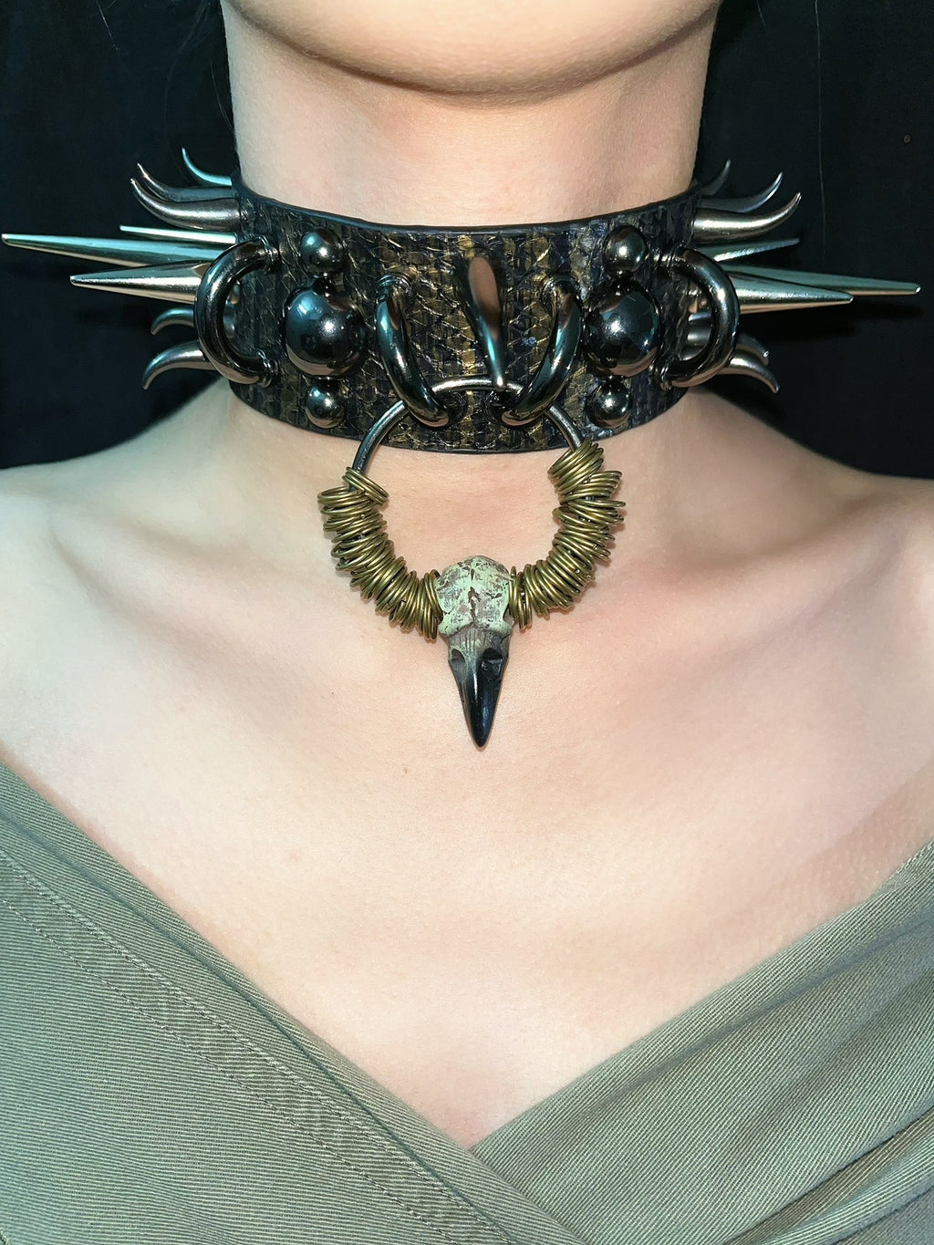 Raven Gothic Punk Snake Pattern Spike Choker Necklace Unisex