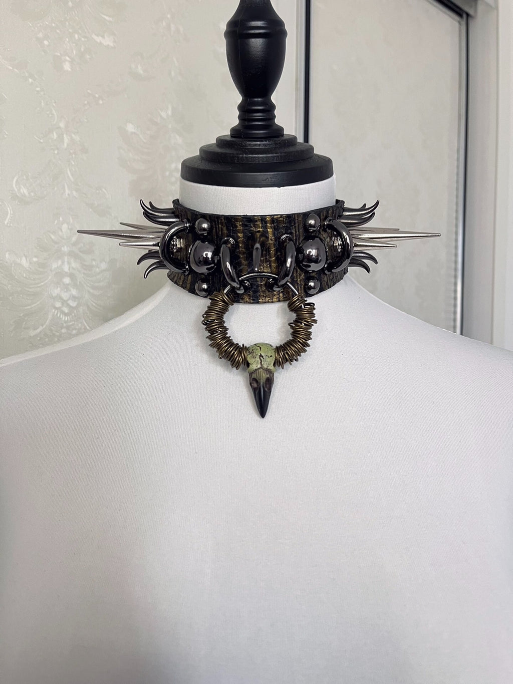 Raven Gothic Punk Snake Pattern Spike Choker Necklace Unisex