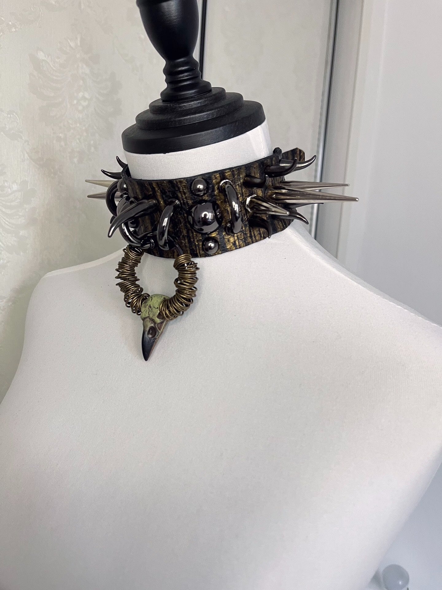 Raven Gothic Punk Snake Pattern Spike Choker Necklace Unisex