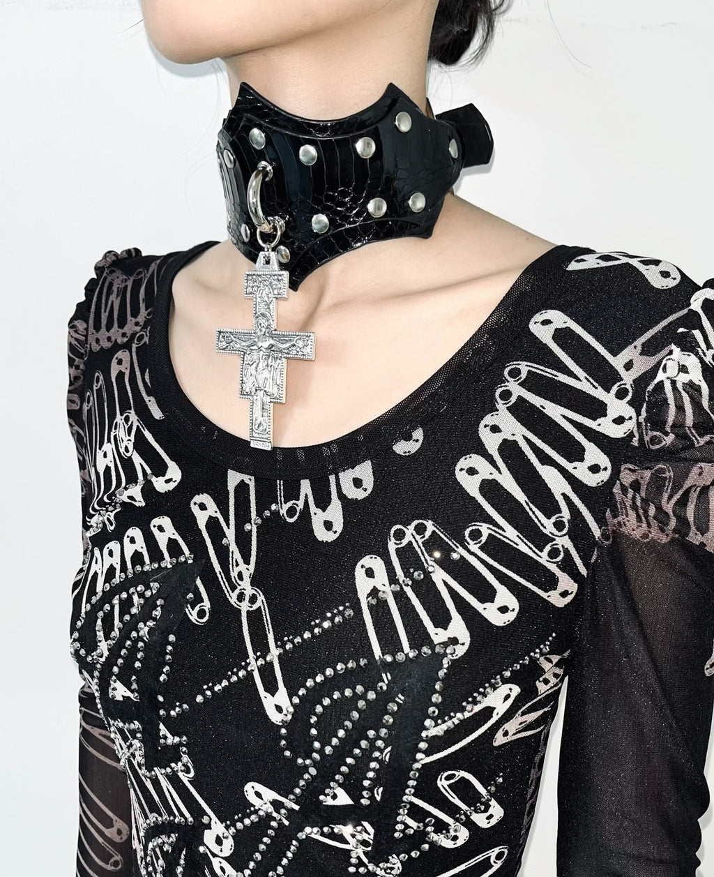 Oracle Feather Choker – Gothic Punk Snakeskin Metal Statement Necklace