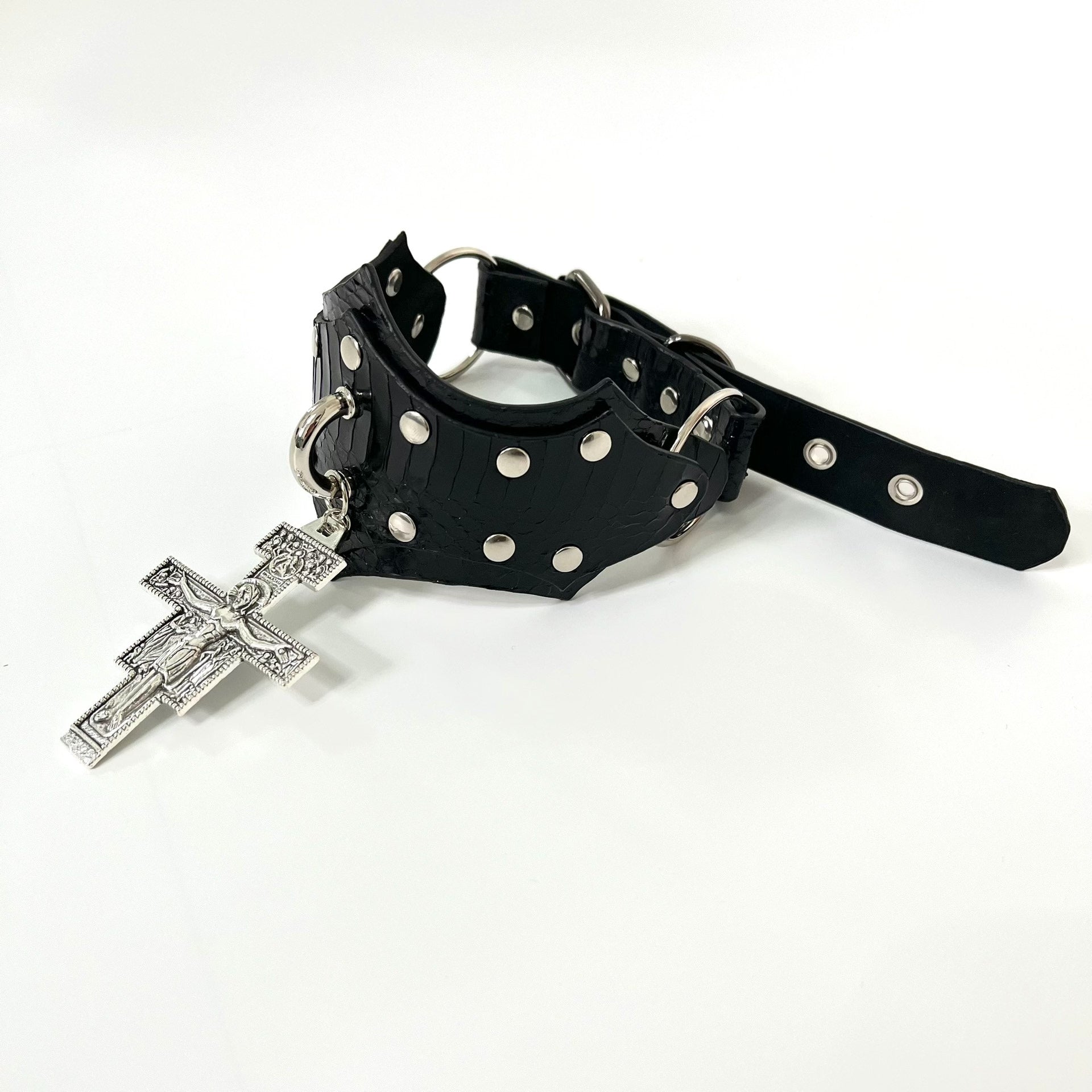 Oracle Feather Choker – Gothic Punk Snakeskin Metal Statement Necklace