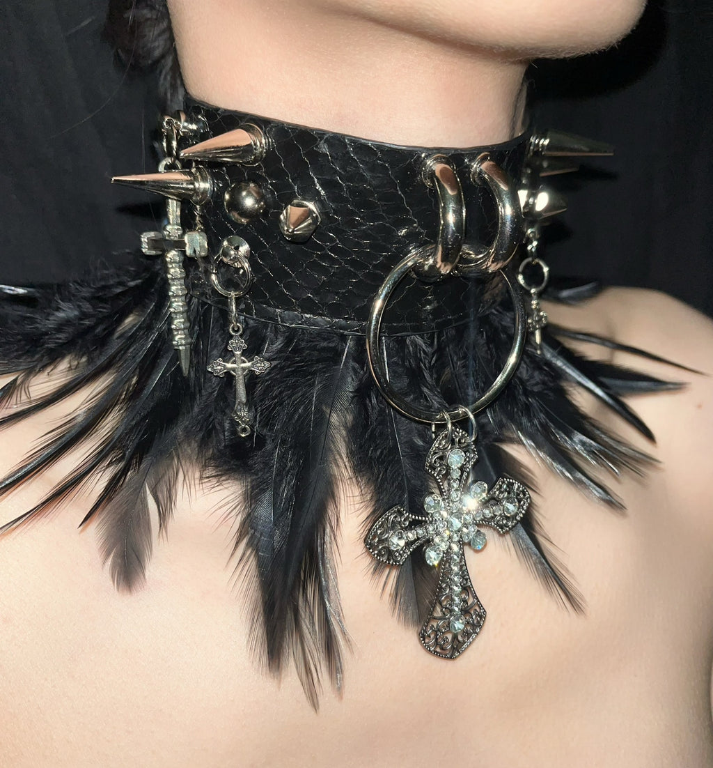 Yuhe Rock Gothic Visual Punk Snake Skin Feather Rivet Metal Choker Necklace