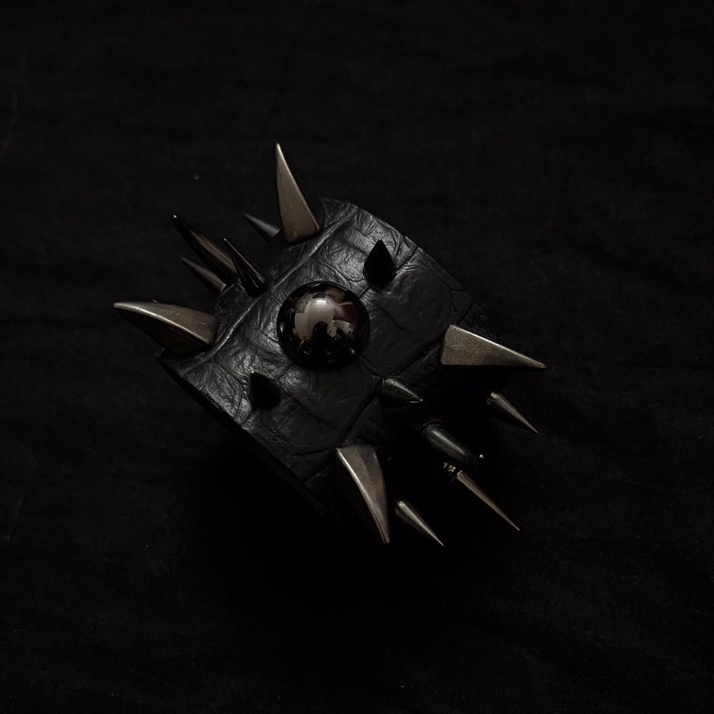 Rock Visual Gothic Punk Crocodile Leather Studded Metal Bracelet – Edgy, Heavy Metal Choker for Dark Fashion Lovers