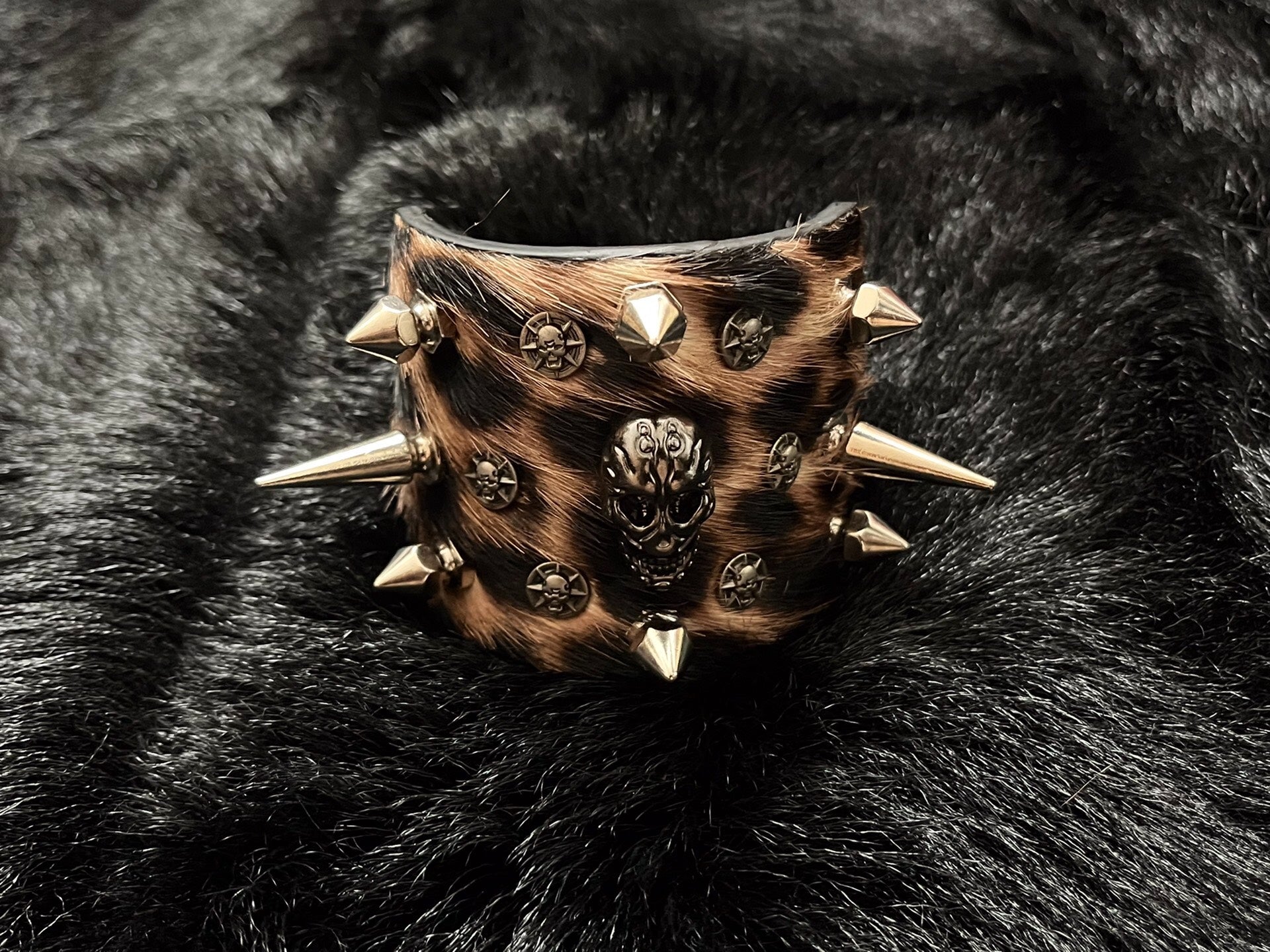 Rock Gothic Punk Shibuya Style Leopard Print Cowhide Metal Studded Bracelet - Y2K Heavy Metal Fashion