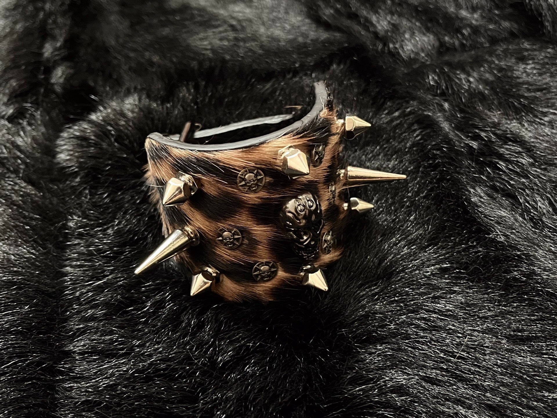 Rock Gothic Punk Shibuya Style Leopard Print Cowhide Metal Studded Bracelet - Y2K Heavy Metal Fashion