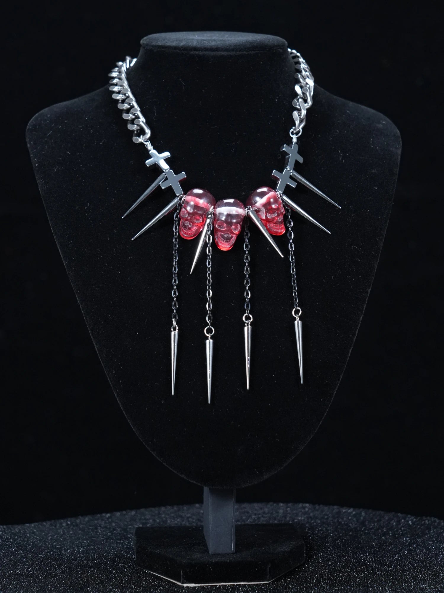 Y2K Gothic Red Skull Spike Necklace – Transparent Pendant Chain with Metal Spikes