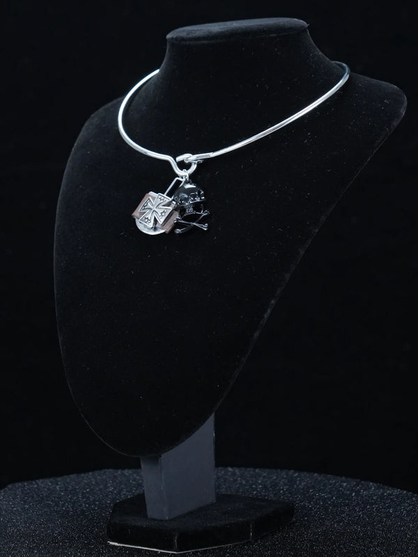 Y2K Punk Skull Lock Choker – Silver Metal Necklace with Gothic Pendant