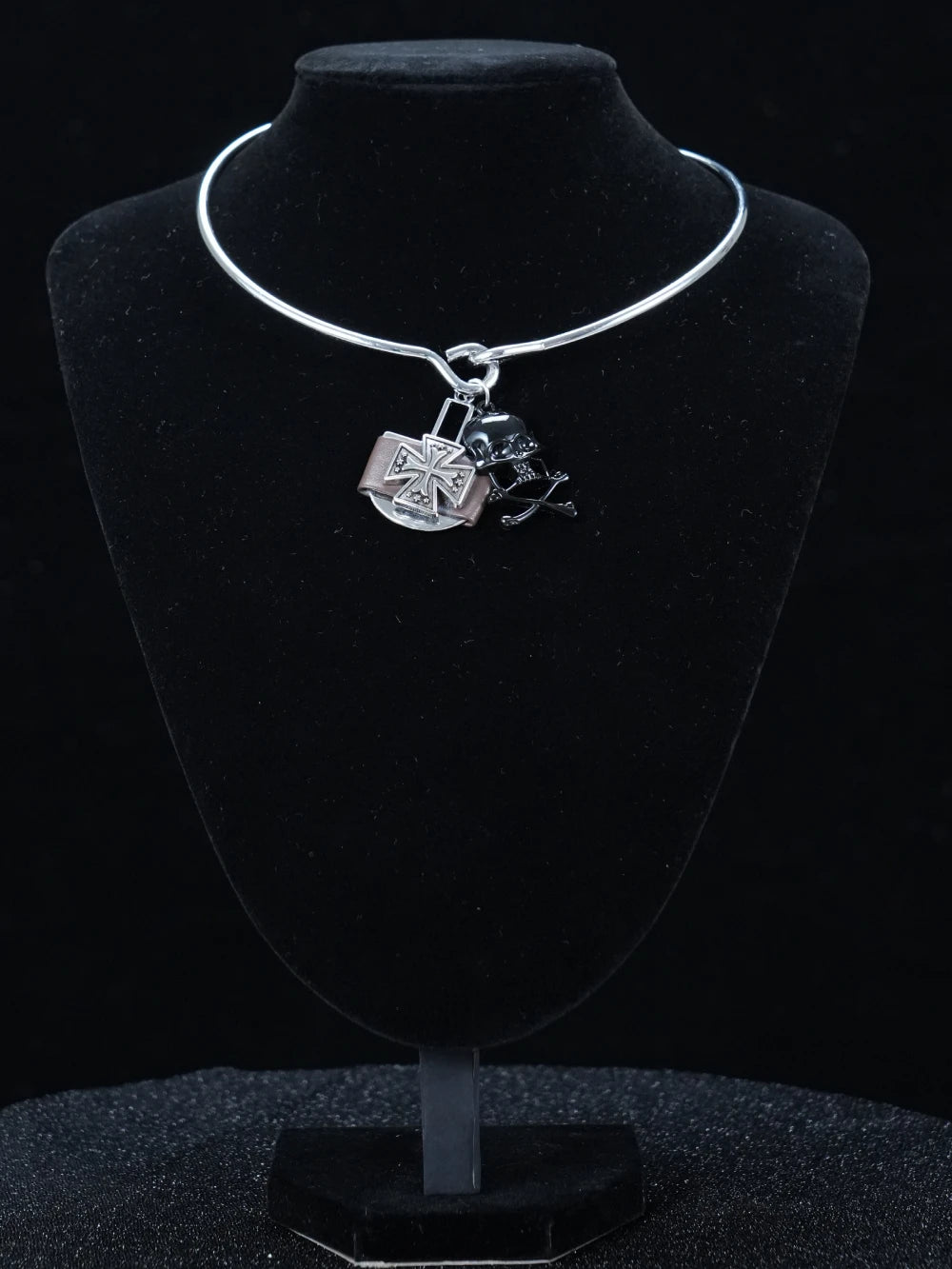 Collana girocollo con lucchetto punk Y2K in metallo argentato con ciondolo gotico