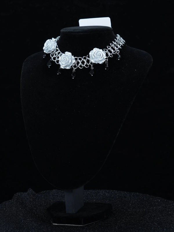 Y2K Gothic Rose Choker – White Rose Flower Statement Necklace
