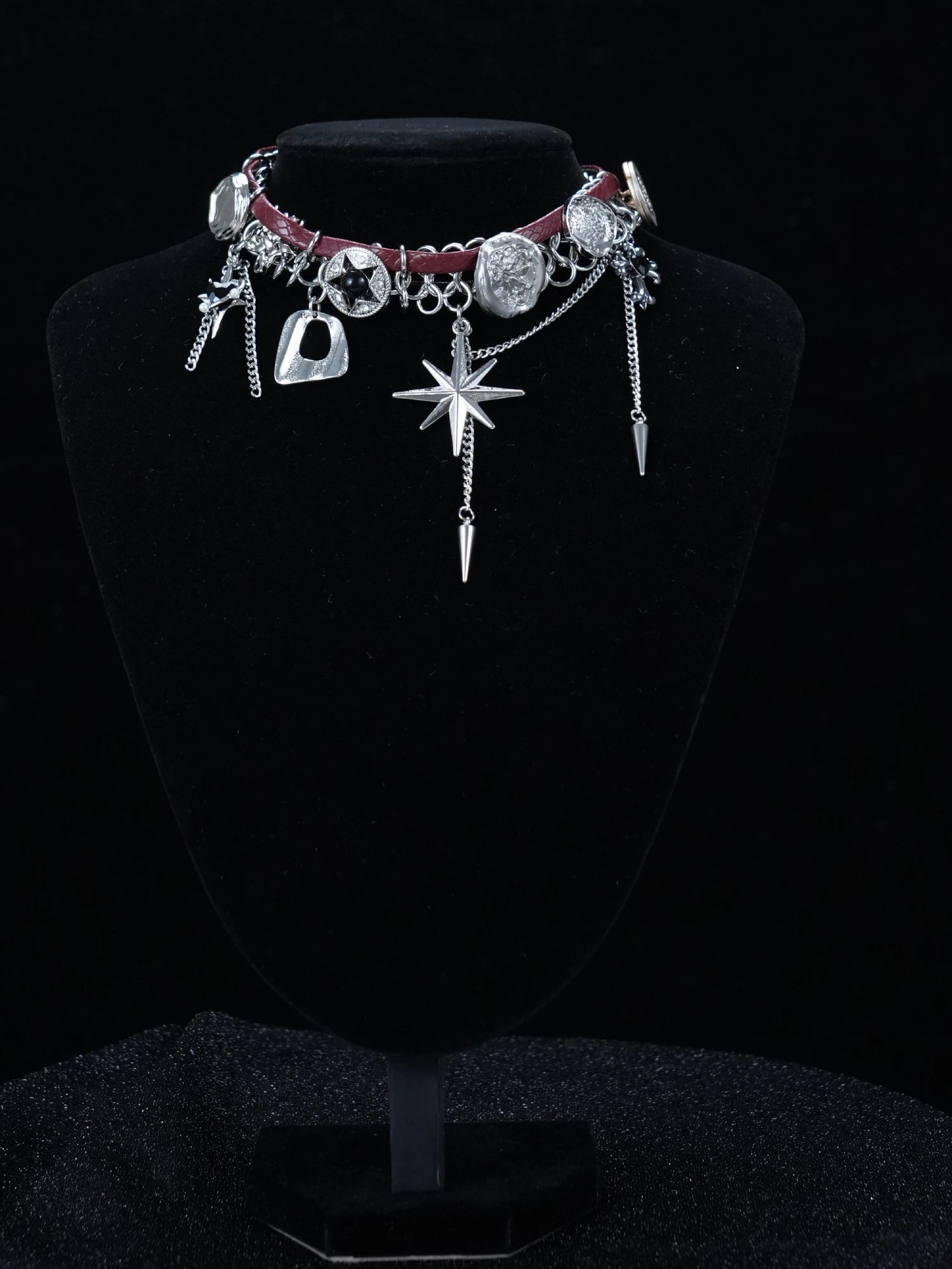 Y2K Burgundy Velvet Choker – Silver Star & Heart Charm Gothic Necklace