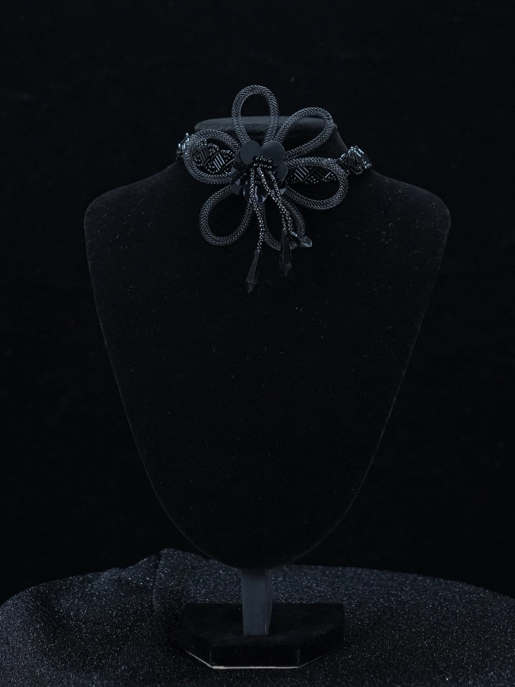 Y2K Gothic Black Mesh Flower Necklace – Beaded Lace Choker with Sequin Bloom Details