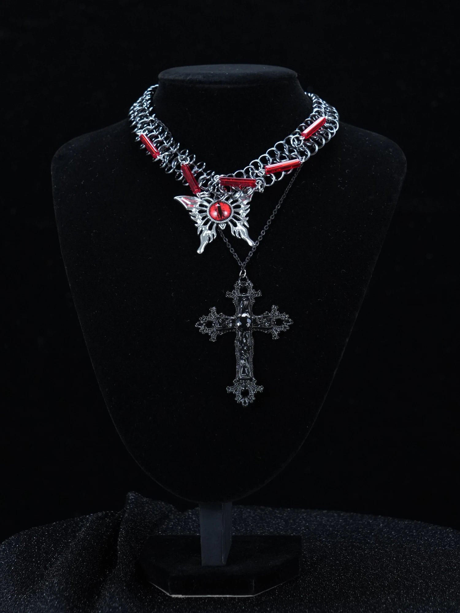 Y2K Gothic Red Evil Eye Layered Necklace – Silver Chain with Red Beads & Cross Pendant