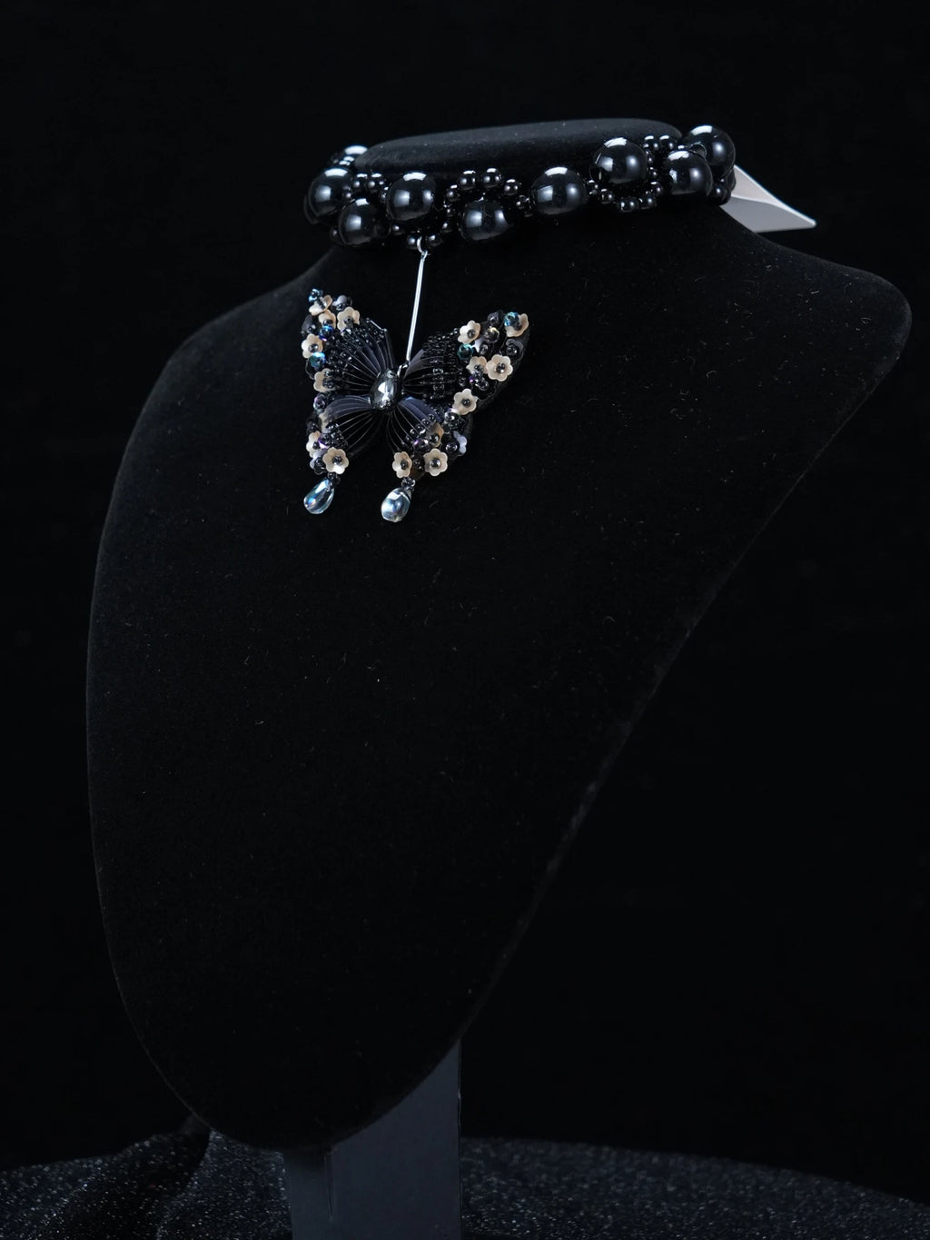 Y2K Gothic Black Pearl Bow Choker – Dark Aesthetic Necklace with Butterfly Pendant