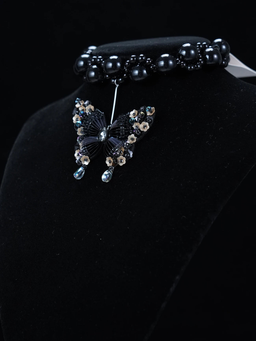 Y2K Gothic Black Pearl Bow Choker – Dark Aesthetic Necklace with Butterfly Pendant