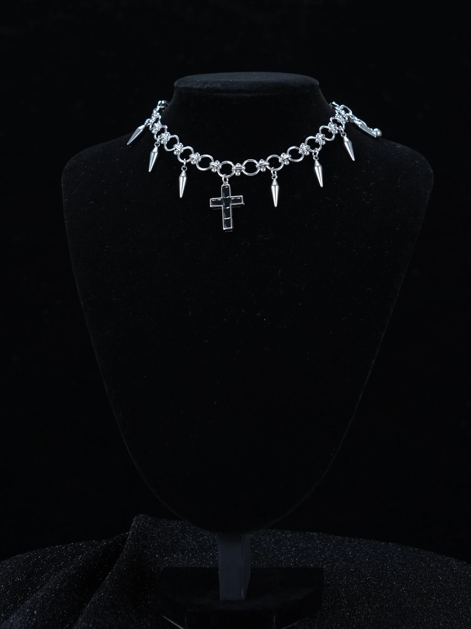 Y2K Minimalist Silver Cross Necklace – Spiked Pendant Gothic Chain