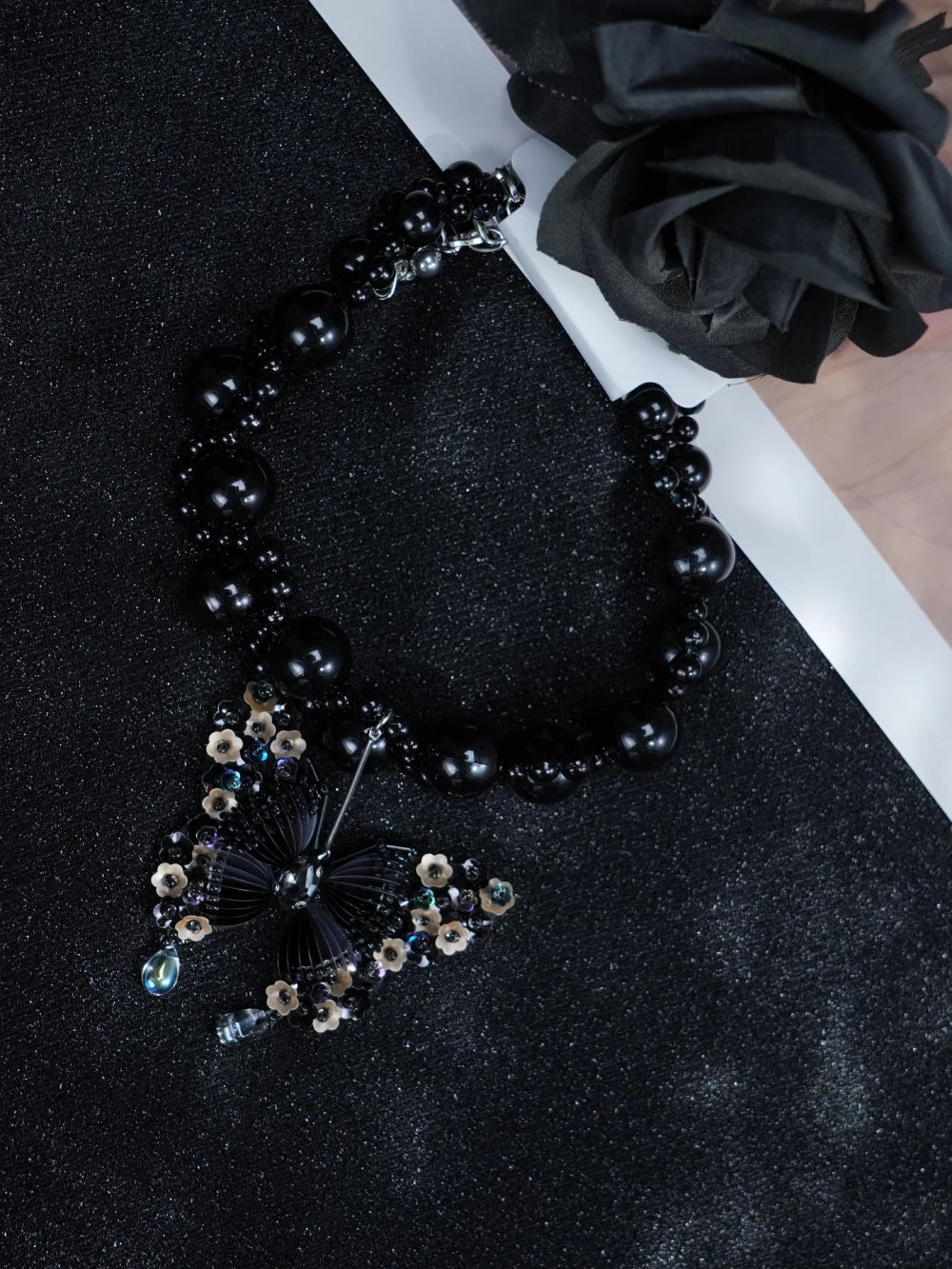 Y2K Gothic Black Pearl Bow Choker – Dark Aesthetic Necklace with Butterfly Pendant