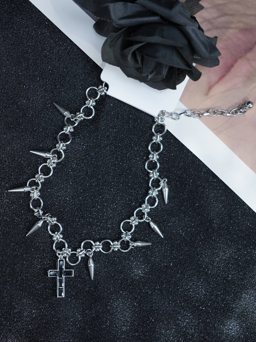 Y2K Minimalist Silver Cross Necklace – Spiked Pendant Gothic Chain