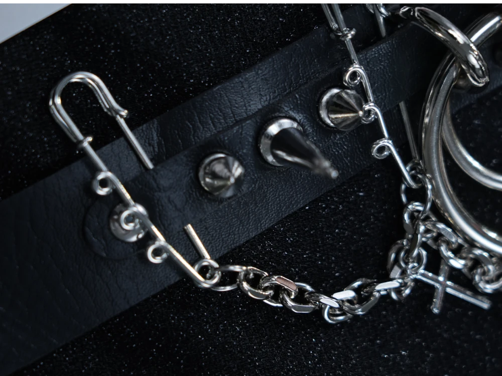 Y2K Gothic Heart Choker – Black Leather Necklace with Spikes, Chains & Red Gem Pendant