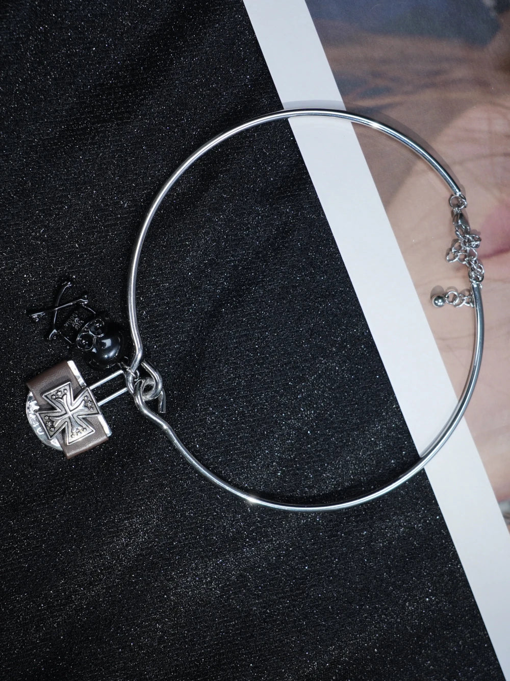 Collana girocollo con lucchetto punk Y2K in metallo argentato con ciondolo gotico