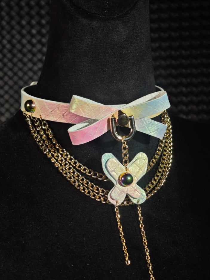 Pastel Goth Holographic Butterfly Choker - Iridescent Leather Bow Collar with Gold Chains & Fairycore Aesthetic