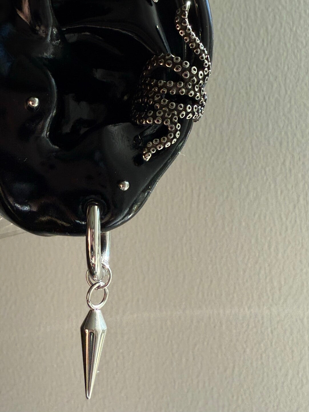 [D Series]Single Spiked Drop Hoop - Stainless Steel U-Shaped Ear Cuff / Punk Gothic Earring