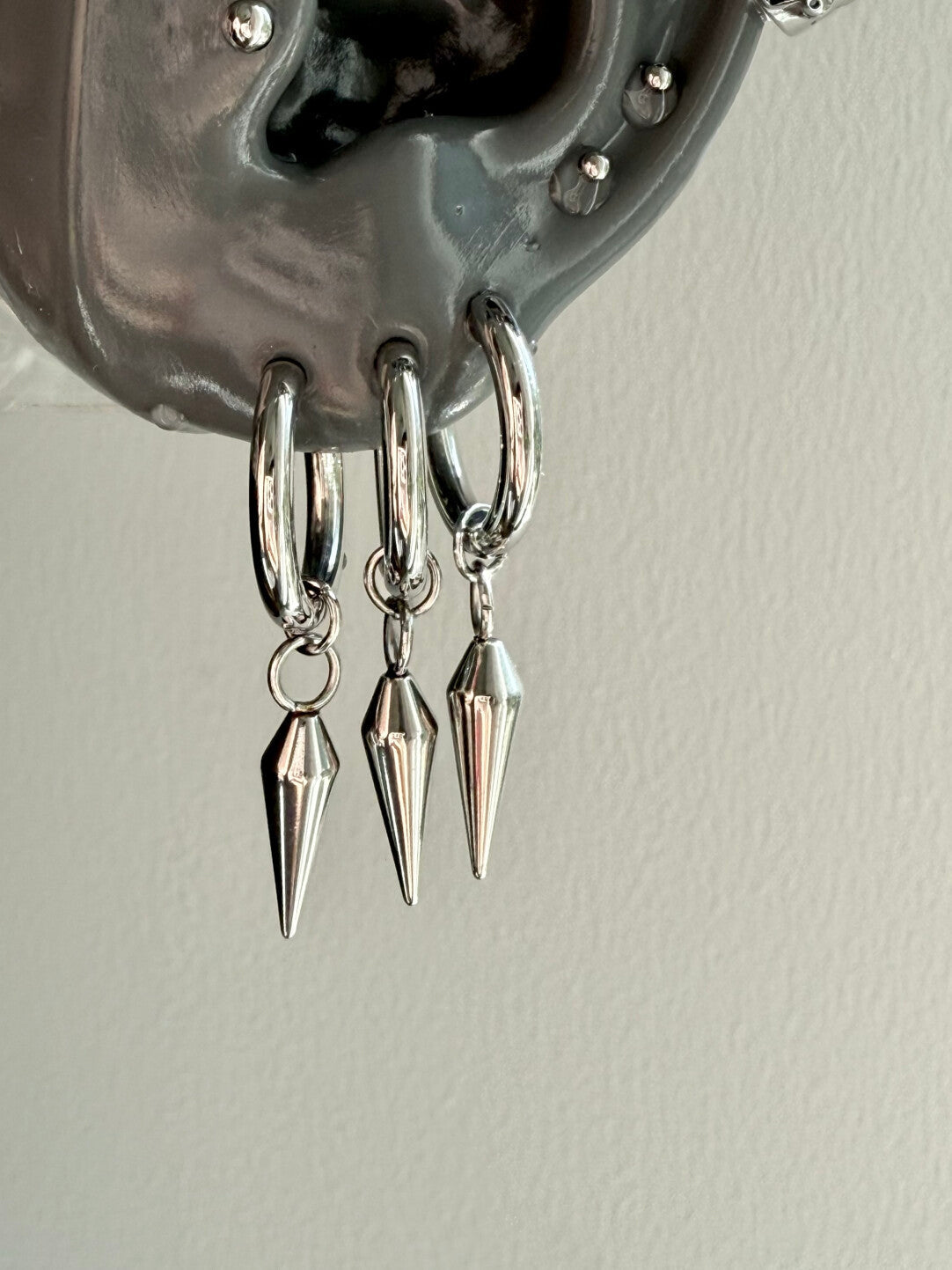 [D Series]Single Spiked Drop Hoop - Stainless Steel U-Shaped Ear Cuff / Punk Gothic Earring