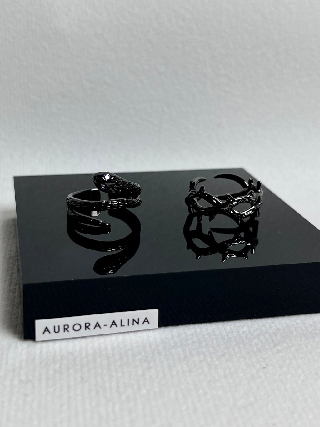 Forbidden Spirit Snake Ins Purple Zircon Snake Ring (Thorns)