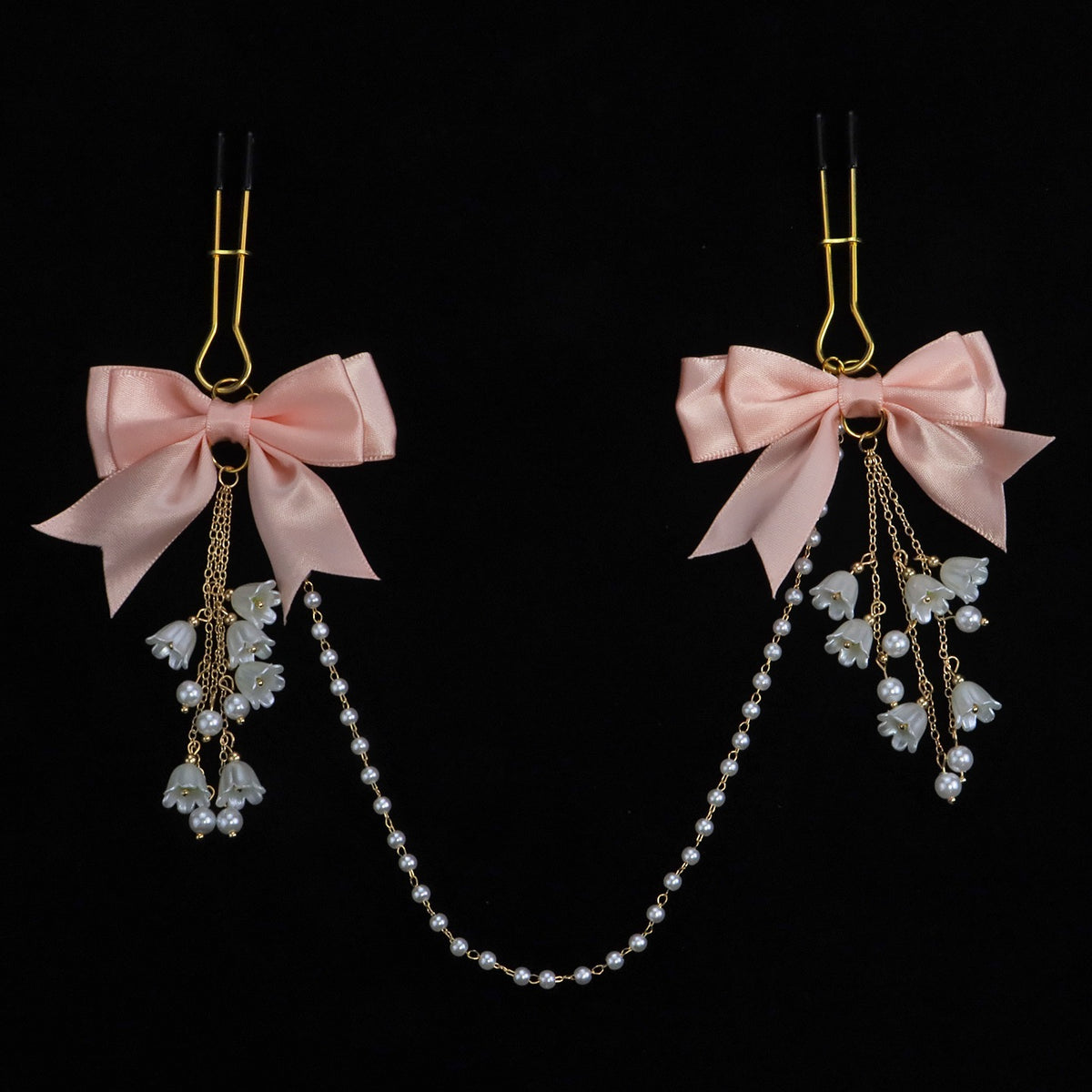 Gothic Bow Flower Chain Pendant - Metal Chain Detail angle view | Blackyyds