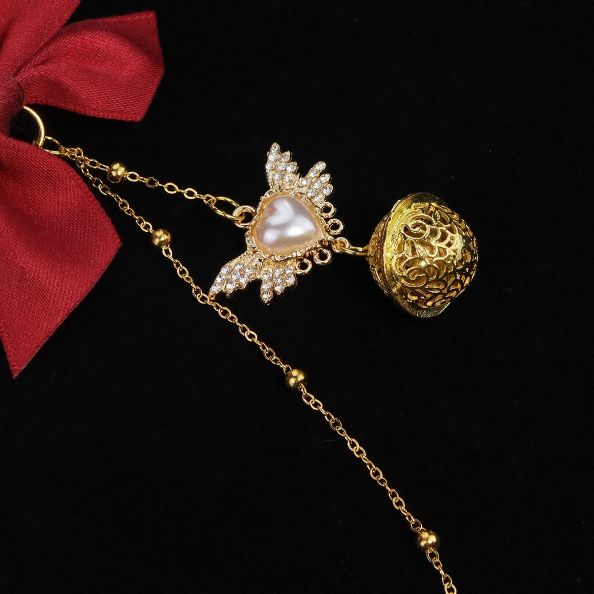 bell heart pendant clasp detail | Blackyyds