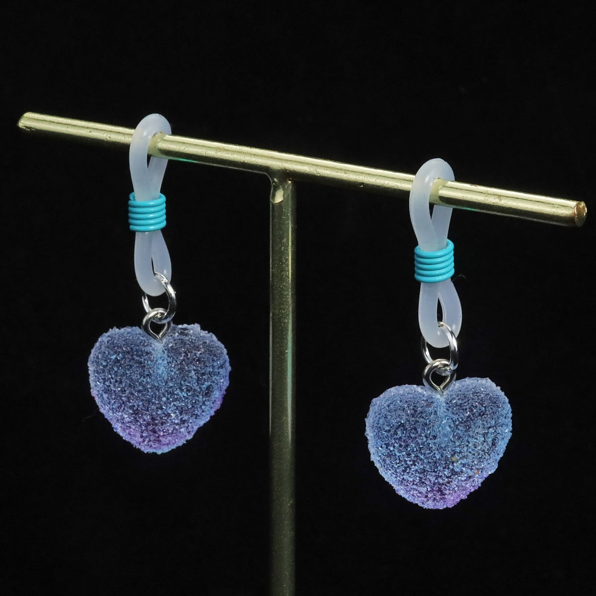 Gothic Heart Pendant - Ombre Elastic Band Style angle view | Blackyyds